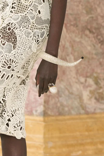 Look 38
